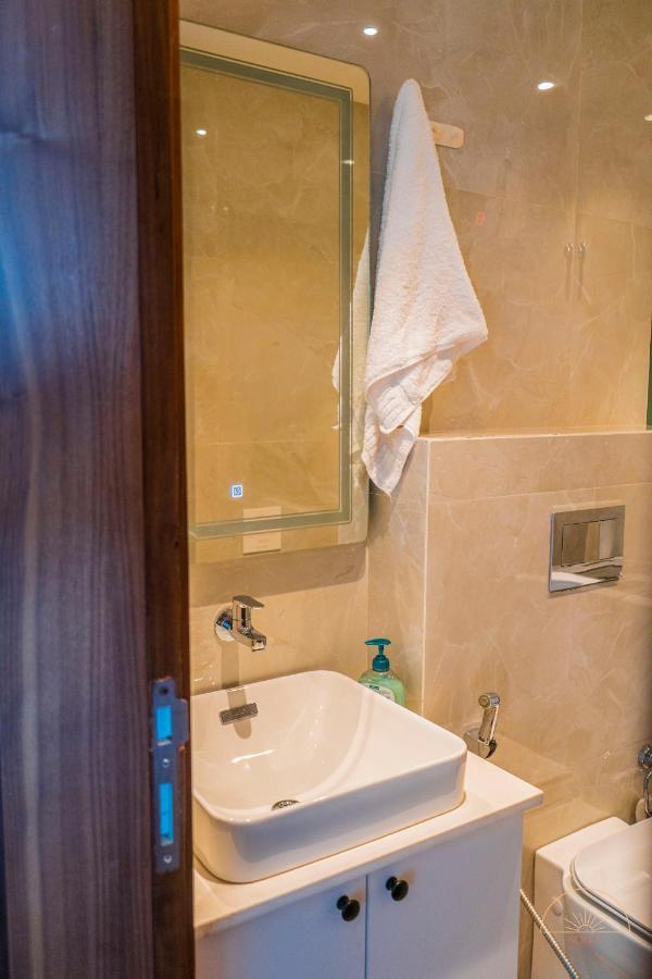 Solea 1 Bedroom Apartment - Central, Comfortable, Cozy, Balcony, Pool, Gym Accra Eksteriør billede
